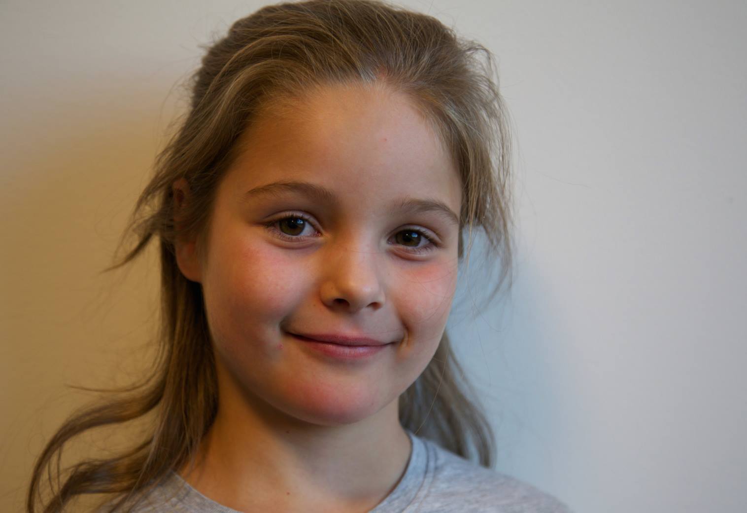 Eldre kvinne søker yngre mann personalia